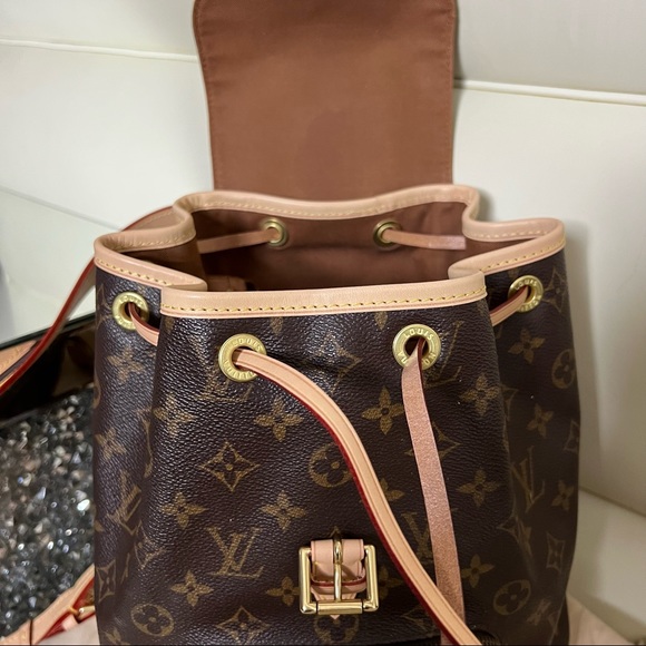 Louis Vuitton Montsouris MM Monogram Backpack - Picture 9 of 14